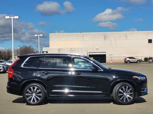2024 Volvo XC90 Plus Bright Theme