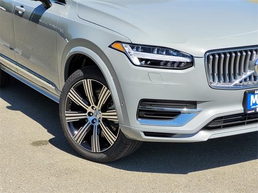 2025 Volvo XC90 Plug-In Hybrid Plus
