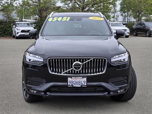2022 Volvo XC90 Momentum