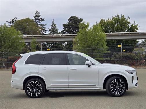 2025 Volvo XC90 Plus