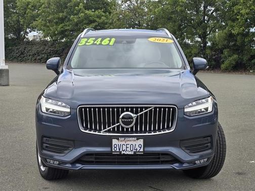 2021 Volvo XC90 Momentum