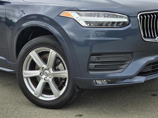 2021 Volvo XC90 Momentum