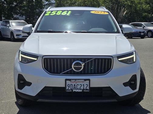 2023 Volvo XC40 Plus Bright Theme