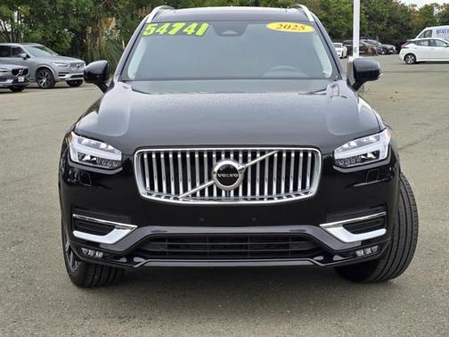 2025 Volvo XC90 Core