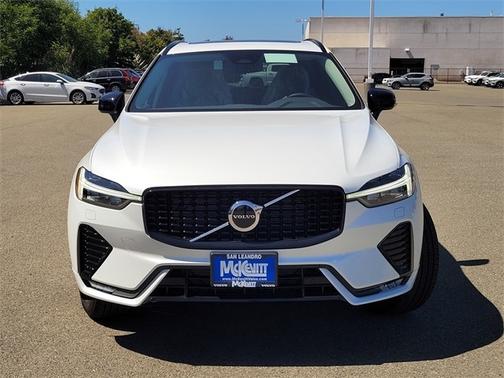 2025 Volvo XC60 Core