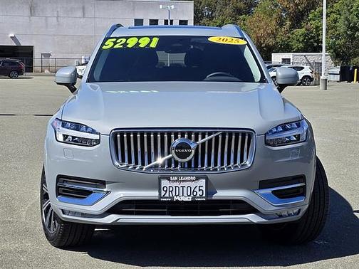2025 Volvo XC90 Core