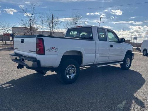 2005 Chevrolet Silverado 2500 LS H/D Extended Cab
