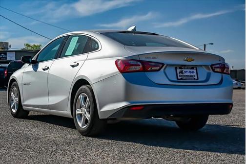 2022 Chevrolet Malibu FWD LT