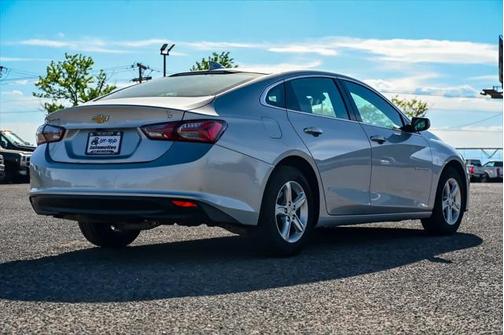 2022 Chevrolet Malibu FWD LT