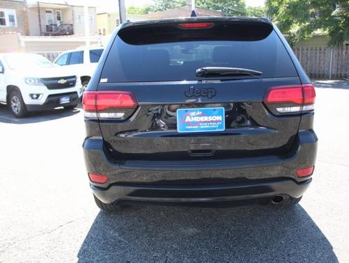 Photo 4 of 25 of 2018 Jeep Grand Cherokee Altitude