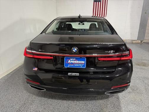 2022 BMW 740 i xDrive