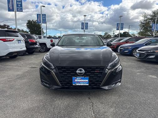 2023 Nissan Altima SR FWD