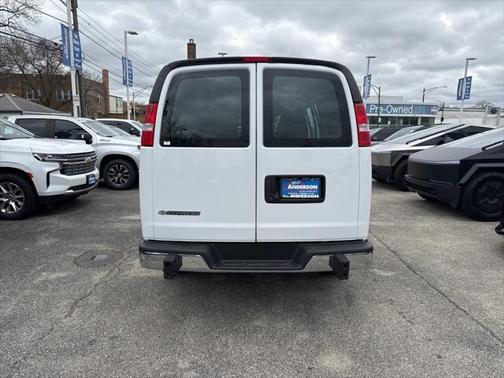 2022 Chevrolet Express 2500 RWD 2500 Regular Wheelbase WT