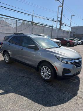 Sterling Gray Metallic 2023 Chevrolet Equinox LS