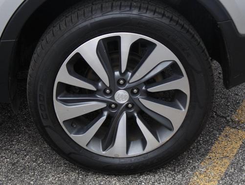 Photo 4 of 30 of 2019 Buick Encore Essence