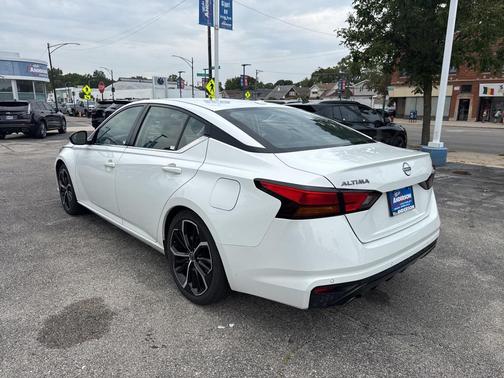 2023 Nissan Altima SR FWD