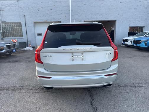 2021 Volvo XC90 T6 Inscription