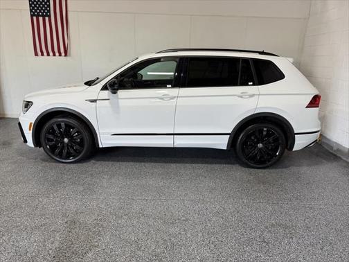 2020 Volkswagen Tiguan 2.0T SE R-Line Black