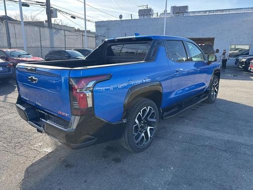 2025 Chevrolet Silverado EV RST