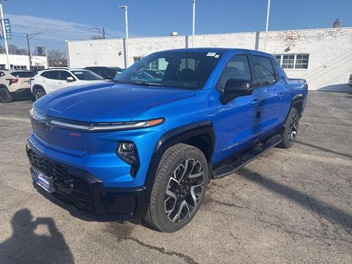 2025 Chevrolet Silverado EV RST