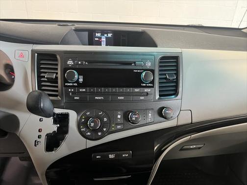 2012 Toyota Sienna LE