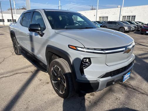 2025 Chevrolet Silverado EV LT