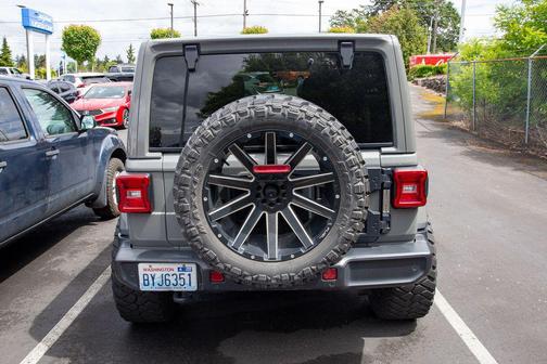 Sting-Gray Clearcoat 2021 Jeep Wrangler Unlimited Sahara