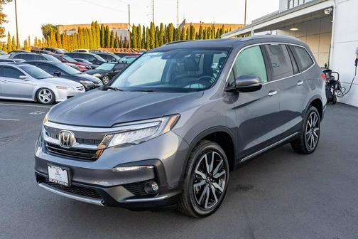 2022 Honda Pilot Touring 8-Passenger