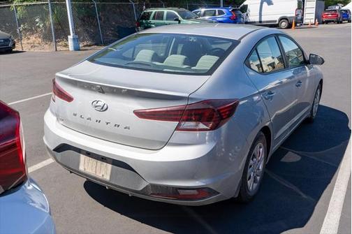 2020 Hyundai ELANTRA SE