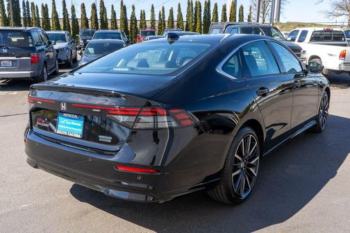 Crystal Black Pearl 2026 Honda Accord Hybrid Touring