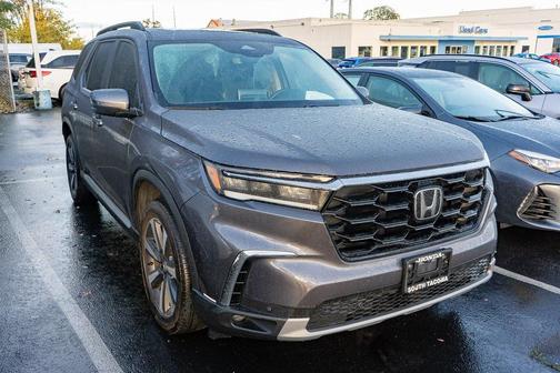 2023 Honda Pilot Touring 8-Passenger
