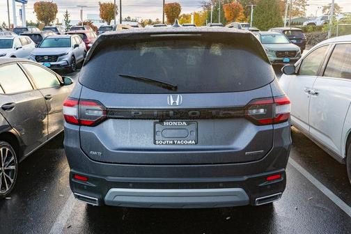 2023 Honda Pilot Touring 8-Passenger