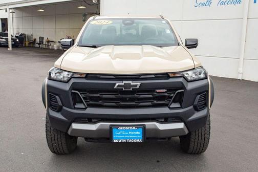 Sand Dune Metallic 2024 Chevrolet Colorado Trail Boss