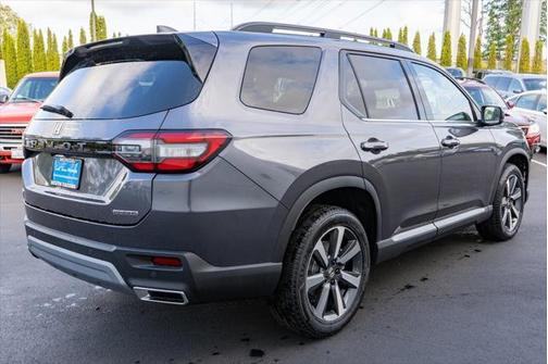 2025 Honda Pilot Touring 8-Passenger