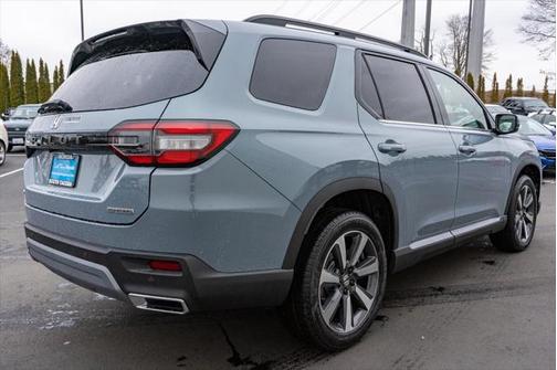 2025 Honda Pilot Touring 8-Passenger