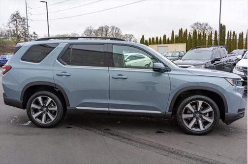 2025 Honda Pilot Touring 8-Passenger