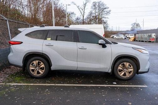 2023 Toyota Highlander Hybrid XLE