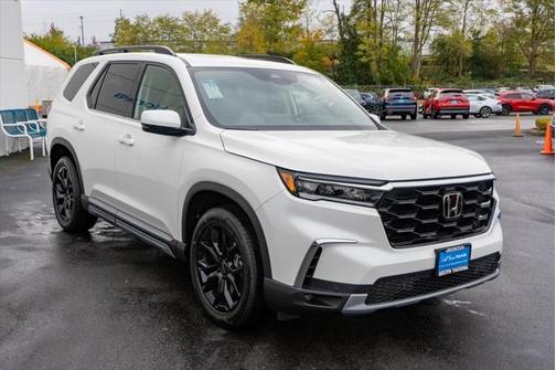 2025 Honda Pilot Touring 8-Passenger