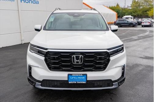 2025 Honda Pilot Touring 8-Passenger