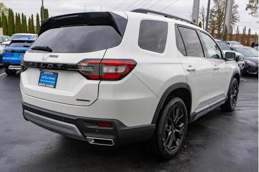 2025 Honda Pilot Touring 8-Passenger