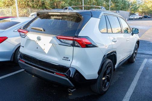 2019 Toyota RAV4 Hybrid SE