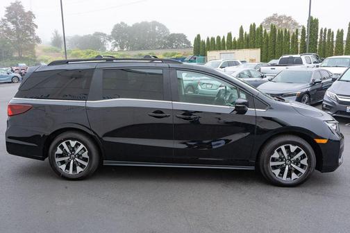Crystal Black Pearl 2026 Honda Odyssey EX-L