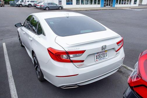 Platinum White Pearl 2018 Honda Accord Sport