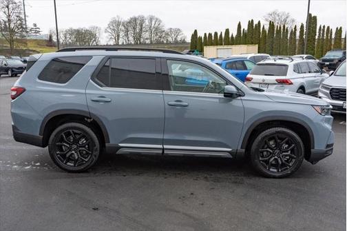 2025 Honda Pilot Touring 8-Passenger