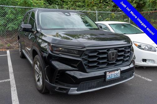 2023 Honda Pilot AWD EX-L 8 Passenger