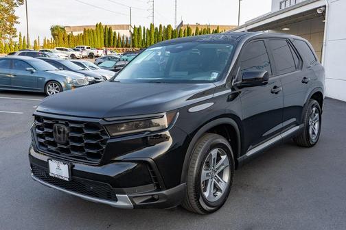 2023 Honda Pilot AWD EX-L 8 Passenger