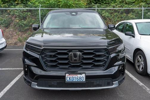 2023 Honda Pilot AWD EX-L 8 Passenger