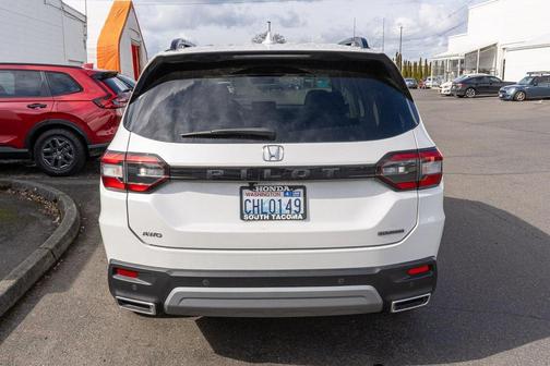 2023 Honda Pilot Touring 8-Passenger