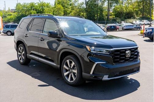 2025 Honda Pilot Touring 8-Passenger