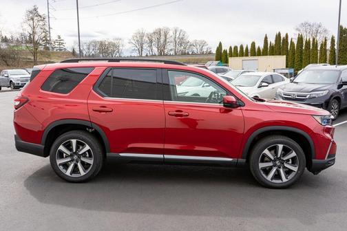 2025 Honda Pilot Touring 8-Passenger